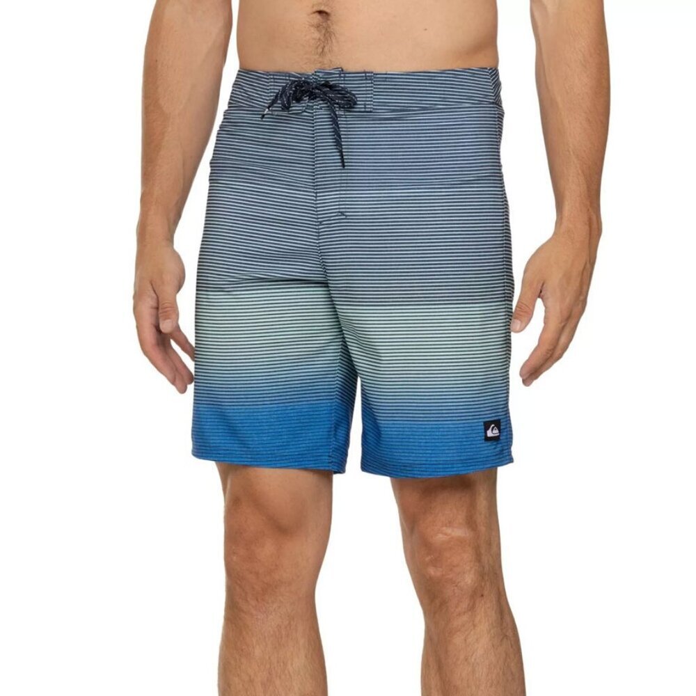 Quiksilver Men's Ombre Stripe Navy Blue 7" Swim Shorts - Size Small - NWT $80
